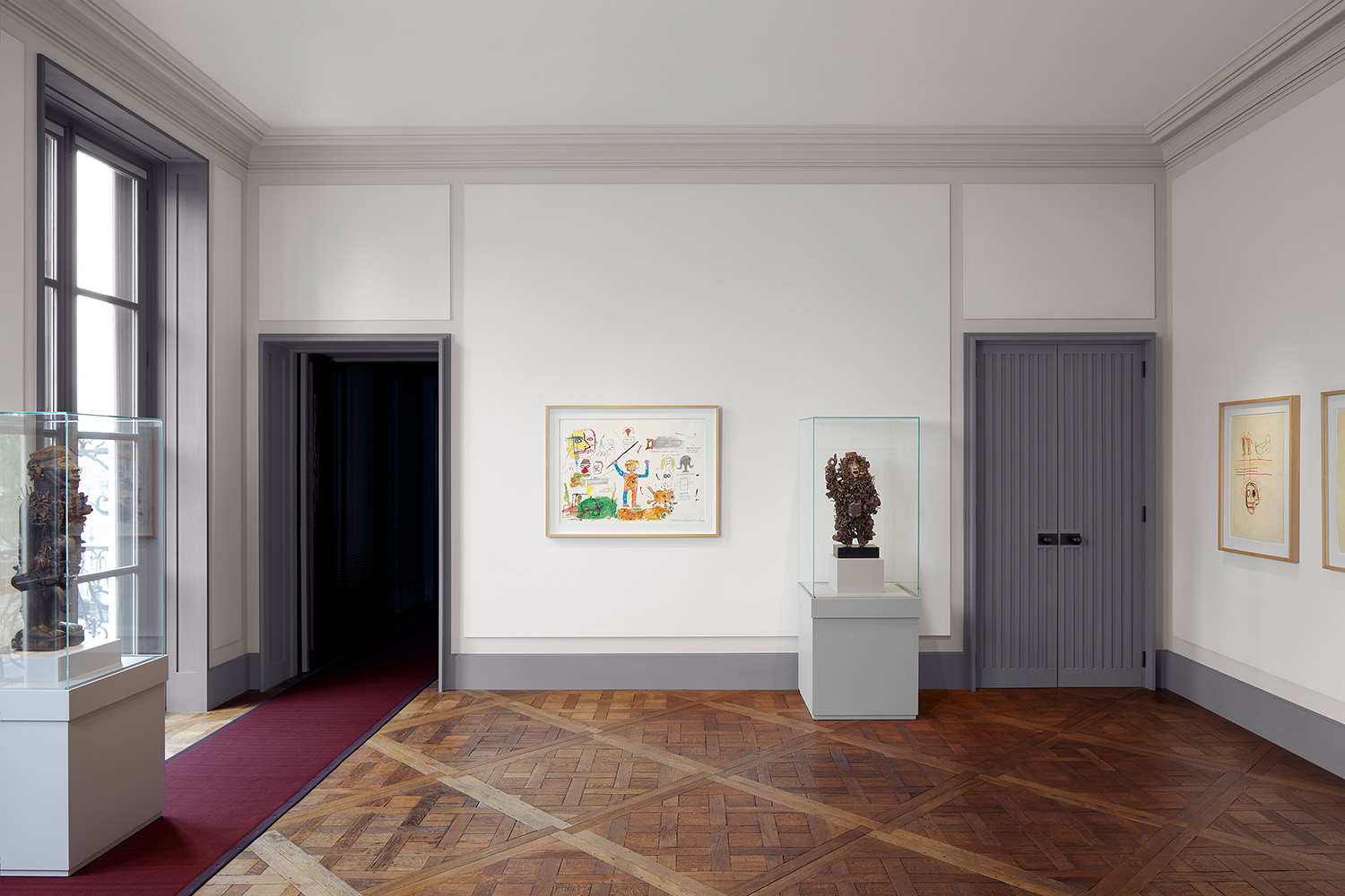 Vue de l’exposition Jean-Michel Basquiat et l'Univers Kongo à la Galerie Gradiva, Paris, France, 2022