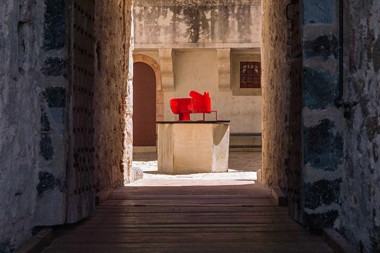 Vue de l’exposition Keith Haring à la Citadelle de Saint-Tropez, Saint-Tropez, France, 2021