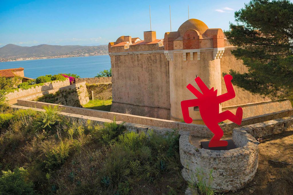 Vue de l’exposition Keith Haring à la Citadelle de Saint-Tropez, Saint-Tropez, France, 2021