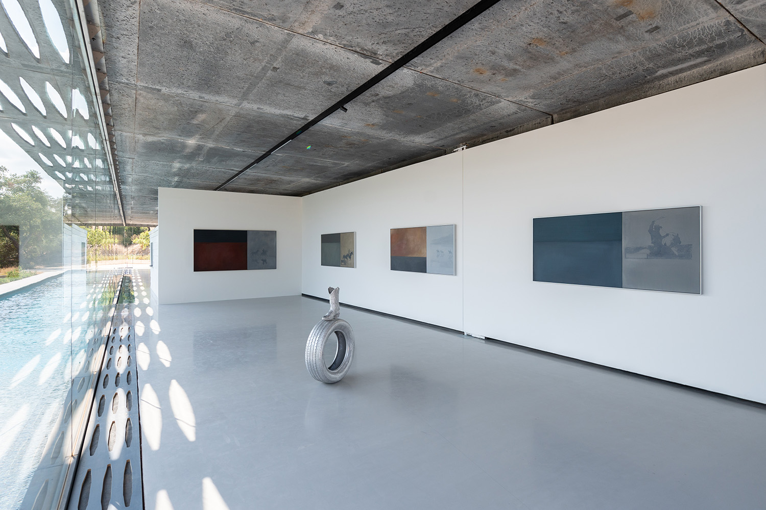 Vue de l’exposition Faith de l'artiste Matt McCormick à la Villa Navarra, Le Muy, France, 2024