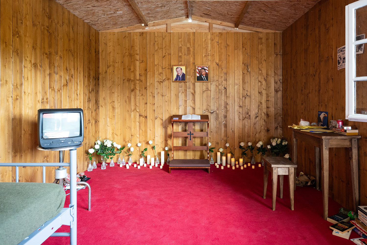 Vue de l’exposition Faith de l'artiste Matt McCormick à la Villa Navarra, Le Muy, France, 2024