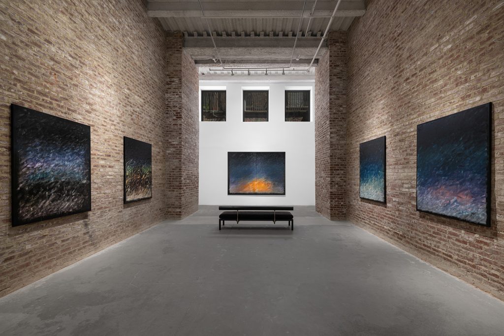 Vue de l’exposition The Night de l'artiste Renk à la galerie 60 White, New York, 2025