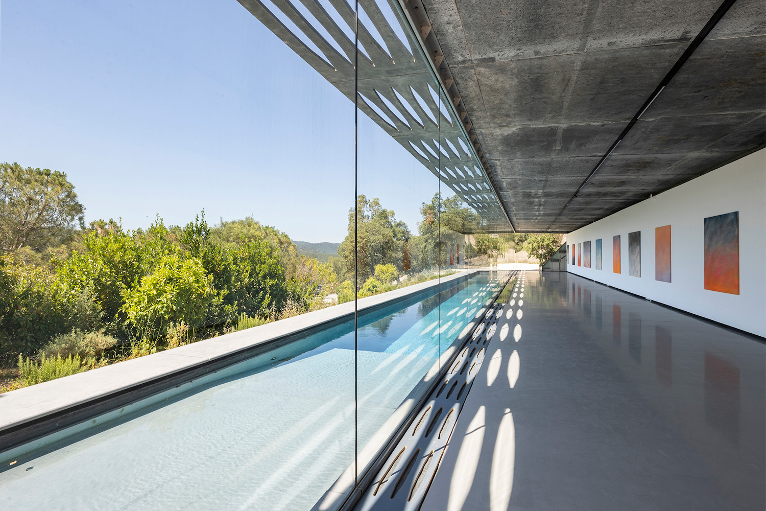 Vue de l’exposition Voyages sur le Motif de l'artiste Renk à la Villa Navarra, Le Muy, France, 2023